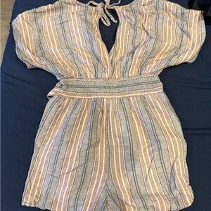 Striped Romper - cut out tags but fits adult small

ties in front or back